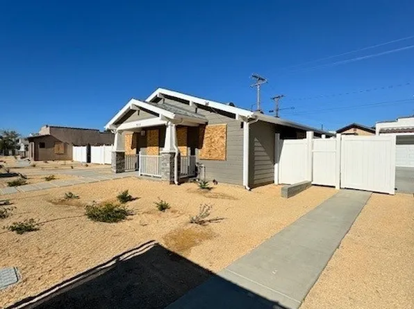 333 E Avenue H #13, Lancaster, CA 93535