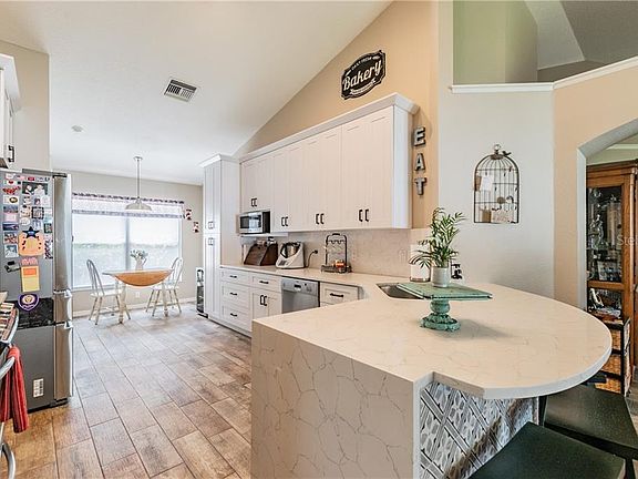 5th image of 10226 Merrimac Manor Dr