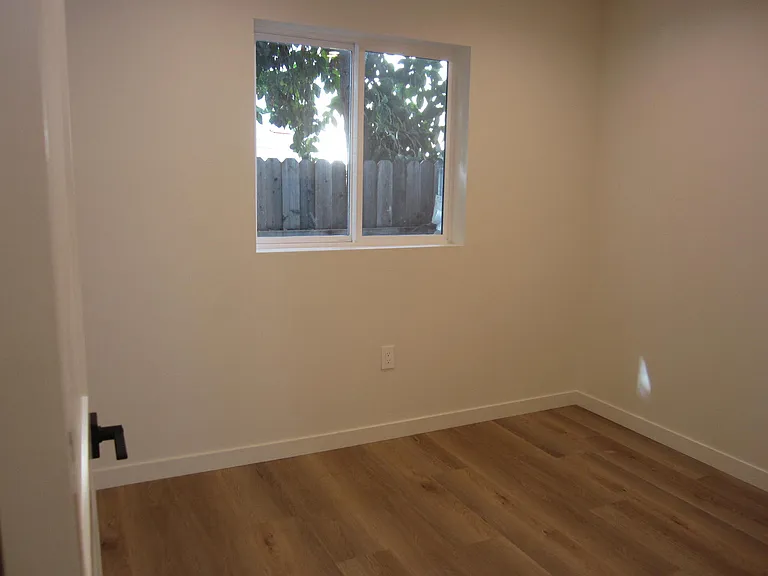 14747 Friar St #4 — Photo 8