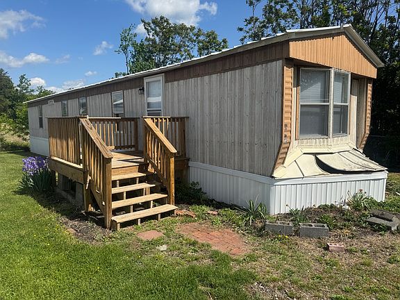 2nd image of 27 Lou Ln #15