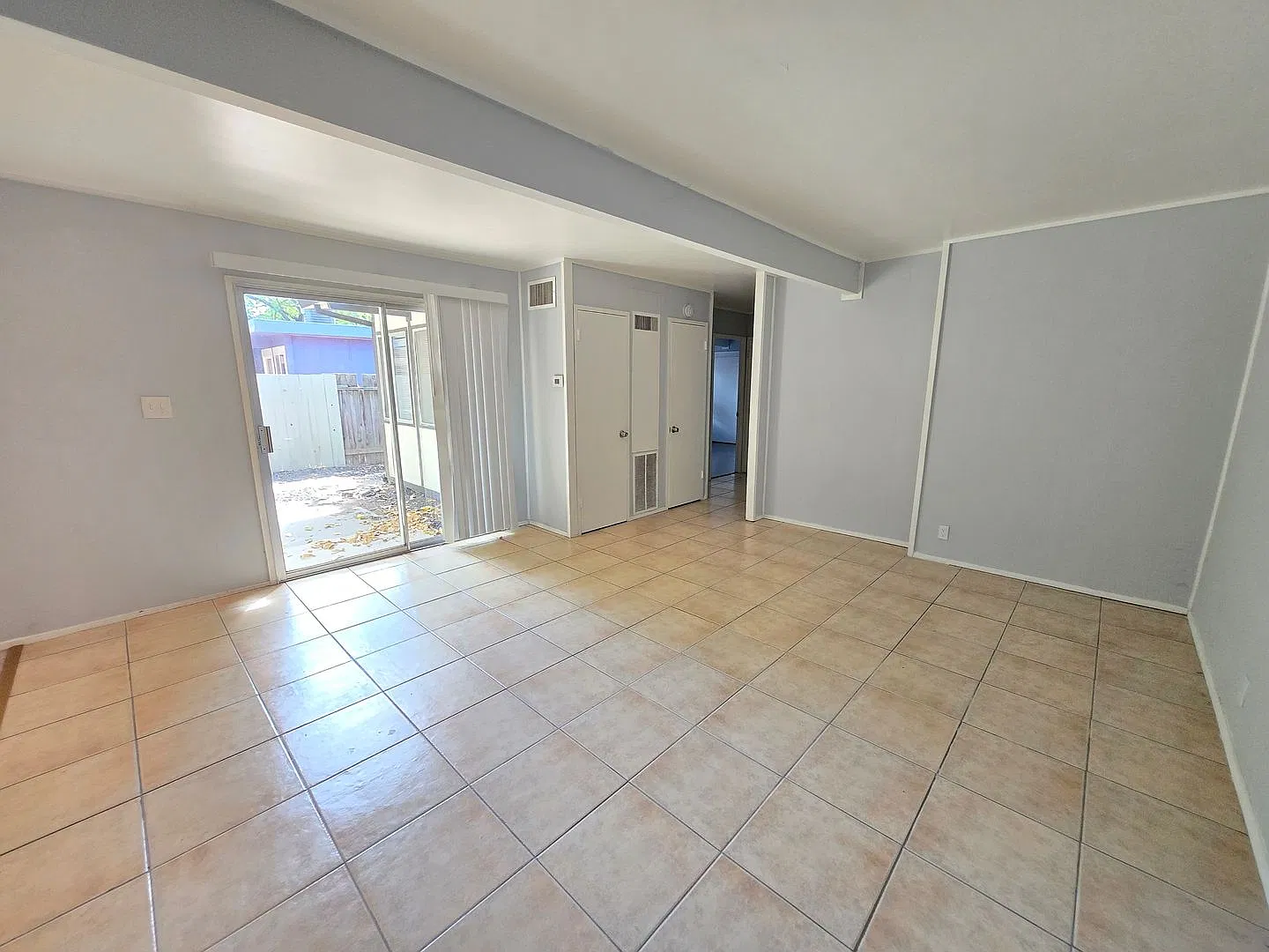 3 Bedroom Duplex in Davis — Photo 2