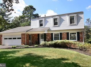 9208 Leamington Ct, Fairfax, VA 22031