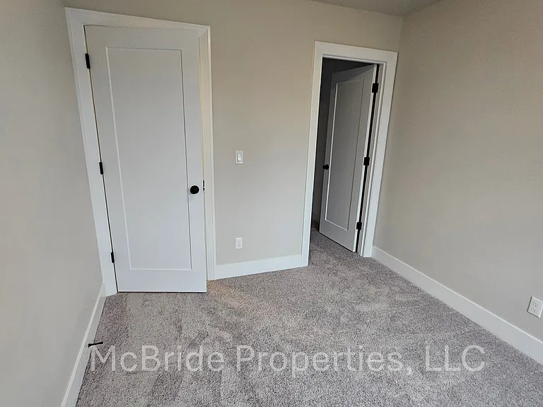 1126 Lilium Ln — Photo 9