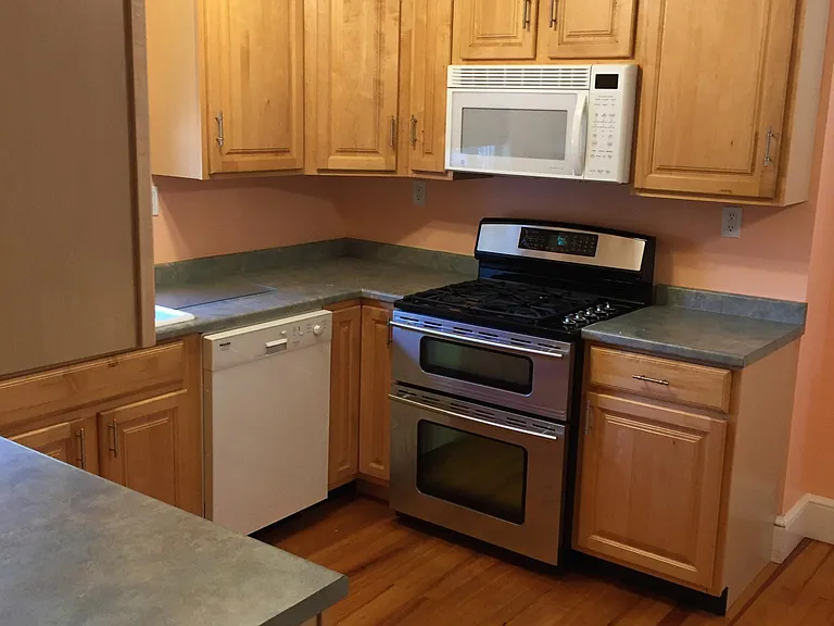 49 Penn Dr — Photo 9