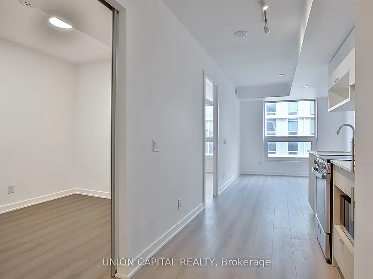 100 Queen St E #2312 — Photo 8