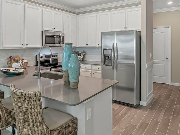 3rd image of 109 Carmella Ct