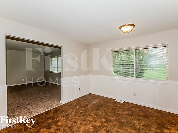 4th image of 5807 Oliver Ave