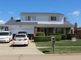 4715 Lucerne Dr, Sterling Heights, MI