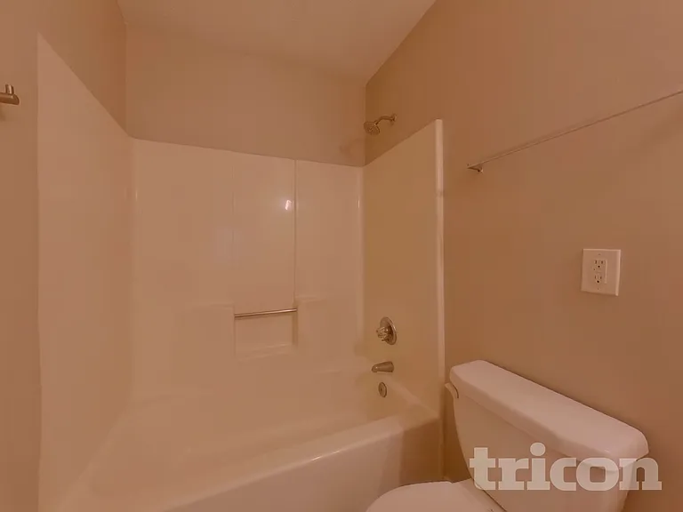 1145 Woodington Cir — Photo 7