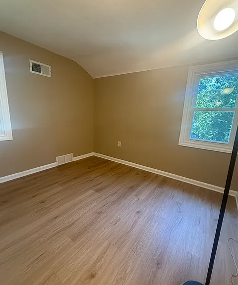 782 Parkview Dr — Photo 17
