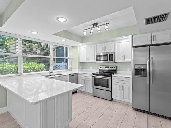 8107 Oakton Court #7b, Lake Clarke Shores, FL 33406