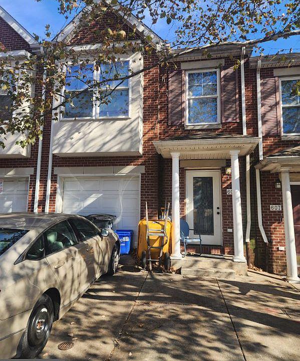 1st image of 609 N 44th St