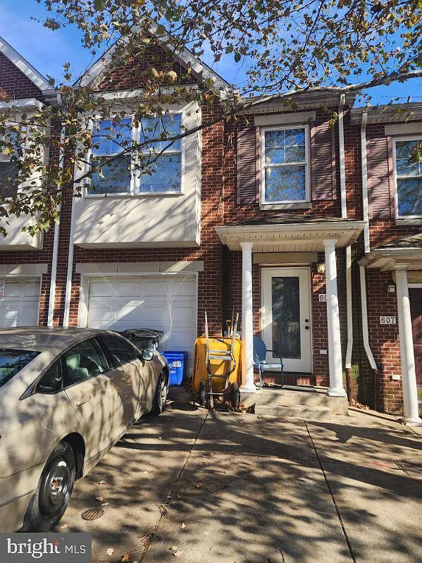 609 N 44th St photo 1