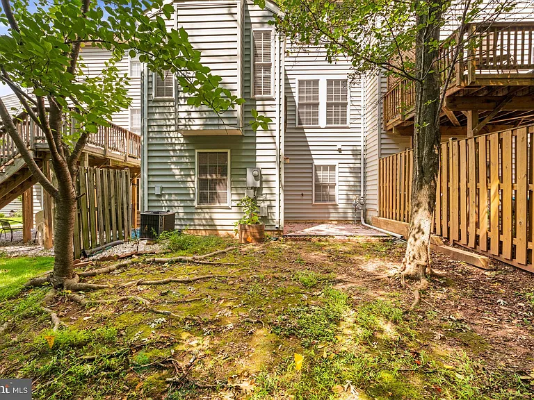9023 Brewer Creek Pl — Photo 38