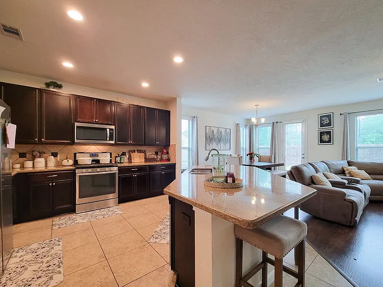 5046 Longlane Dr — Photo 9