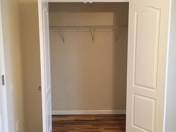 5th image of 424 E 240th St #2