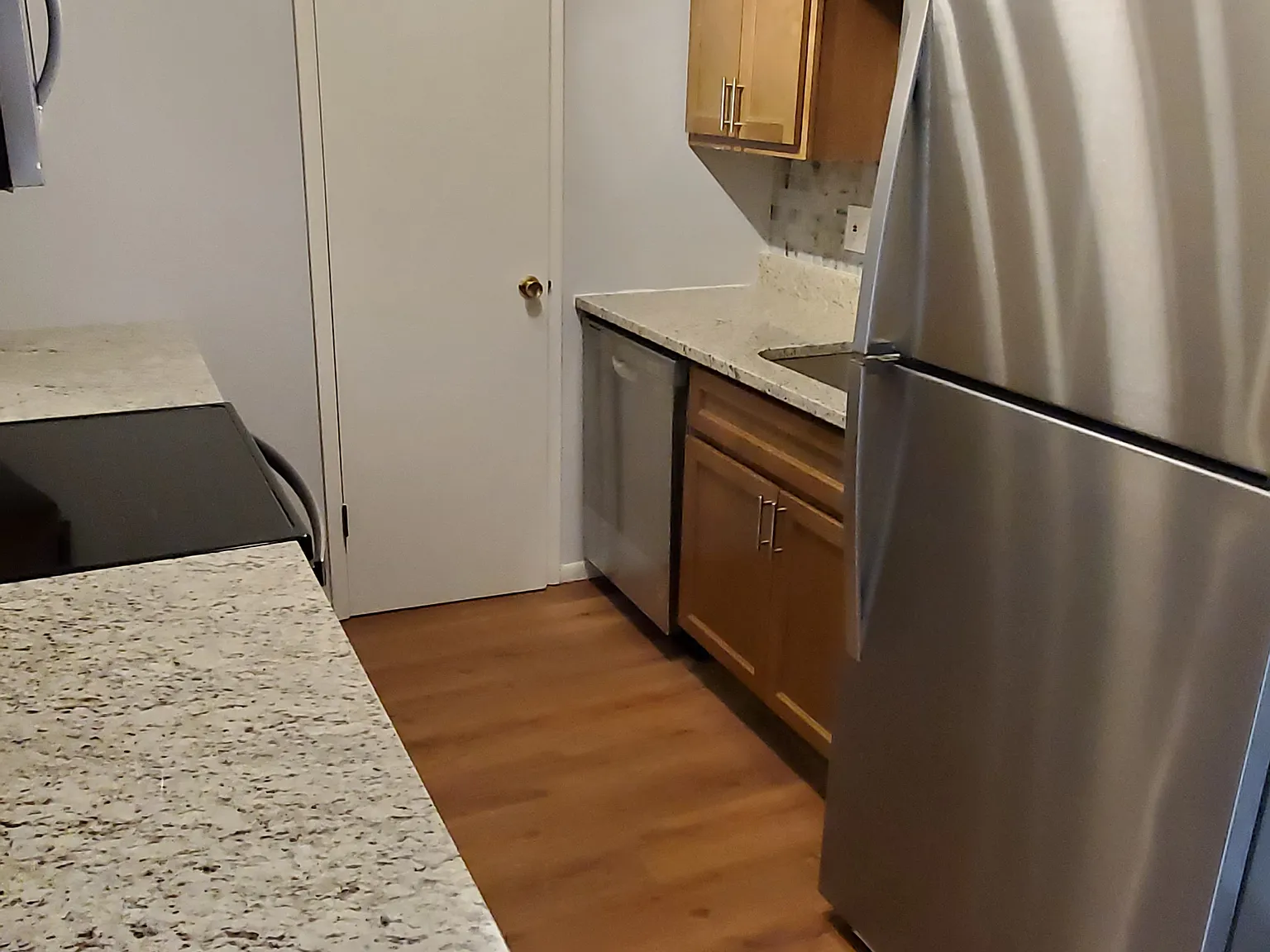 2 bed, 875 sqft, $1,350 — Photo 4