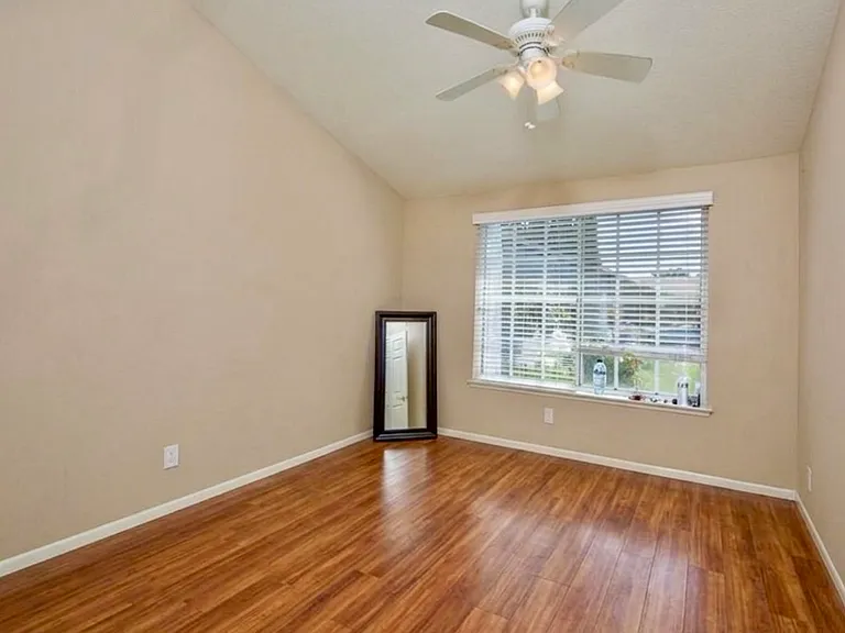 2259 N Marter Ct — Photo 16