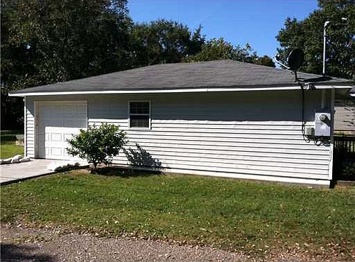 4th image of 1318 Communy Ave