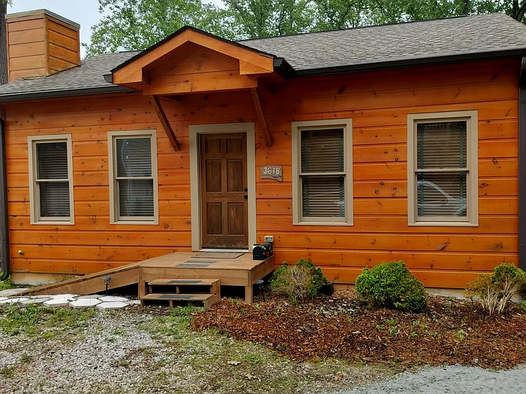 361 Ivy Pl — Photo 1
