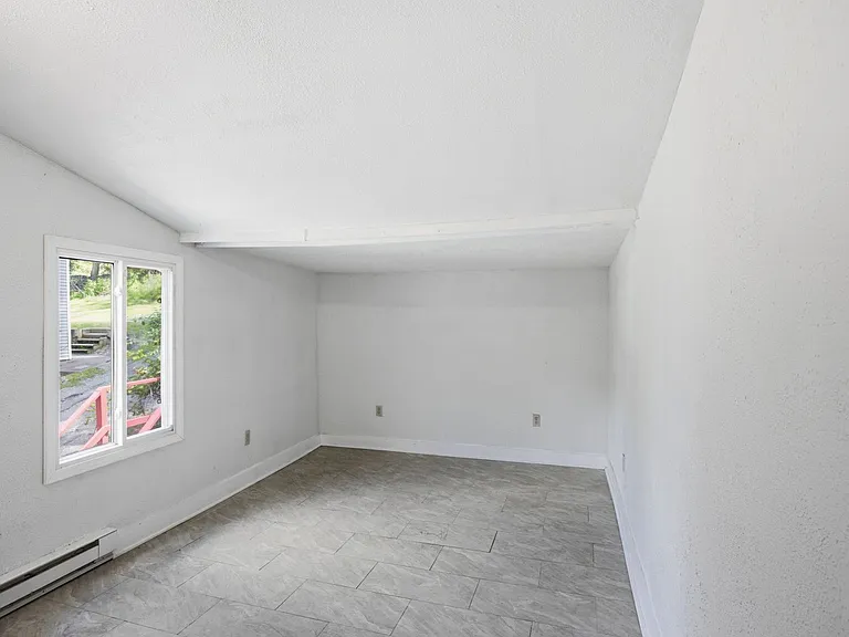 2822 Salisbury St — Photo 32