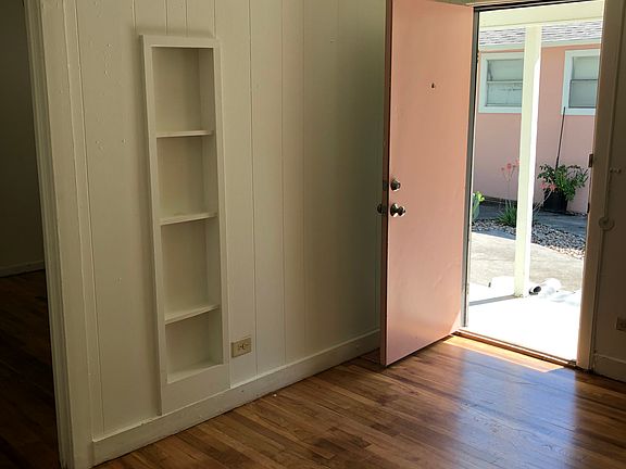2nd image of 606 W Mulberry Ave APT 2