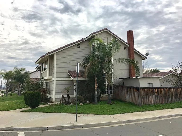 23761 Parkland Ave — Photo 1
