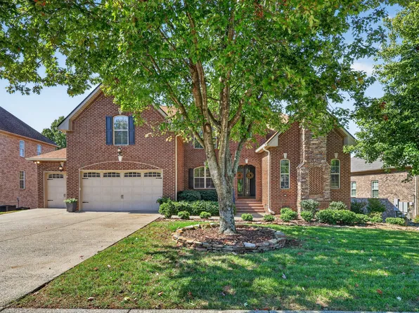 6058 Hunt Valley Dr, Spring Hill, TN 37174