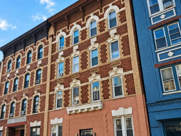 331 Baldwin Avenue image 1 of 27