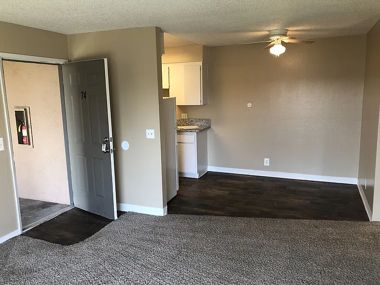Rose Glen Apartments — Photo 3