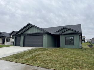 167 Stonelake Dr SE, Rochester, MN 55904