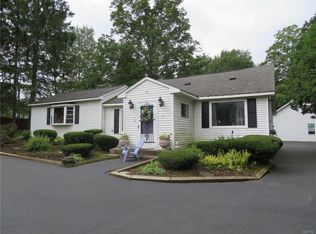 10 Grove St, Tully, NY 13159