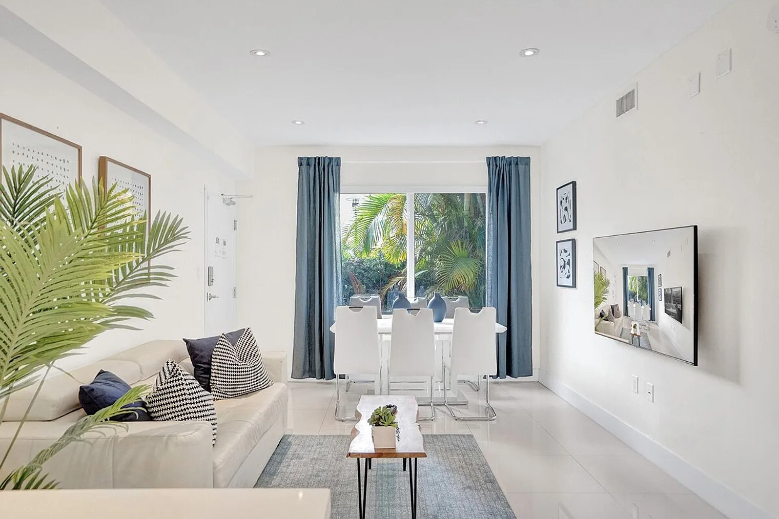 2 bed, 2.0 bath, 1076 sqft, $5,798 — Photo 1