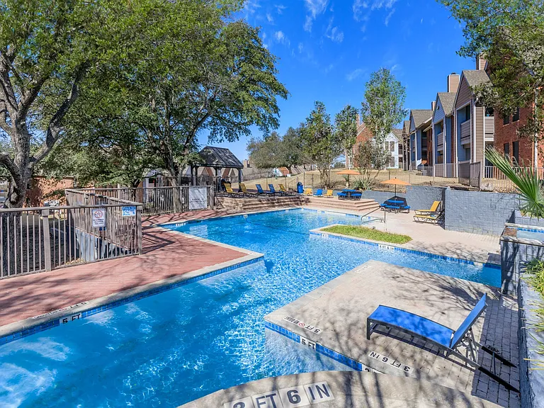 Cielo Apartments — Photo 8