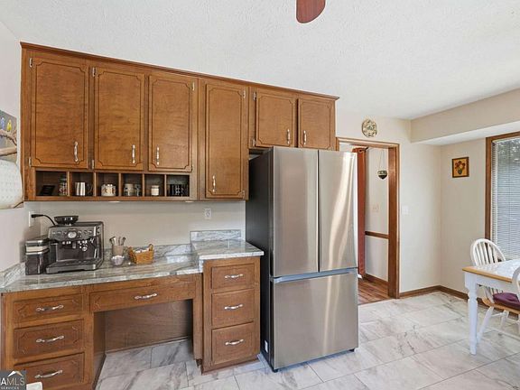4th image of 2416 Broward Dr NE