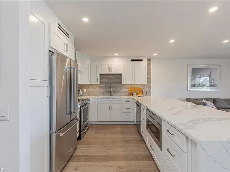 2880 Gulf Shore Blvd N #509 — Photo 5