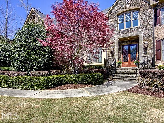 2nd image of 525 Westbourne Dr