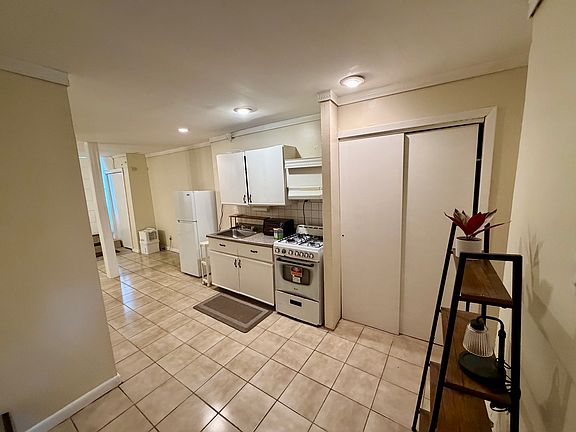 2nd image of 18-27 25th Rd #1D