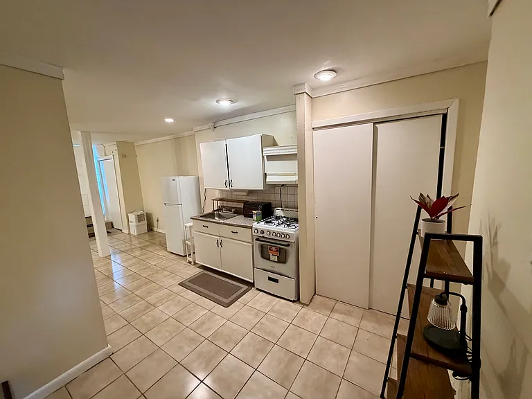 18-27 25th Rd #1D — Photo 2
