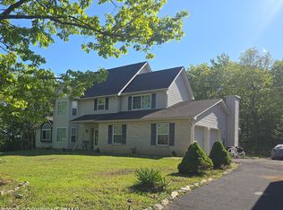 3176 Mountain Terrace Dr, Blakeslee, PA 18610