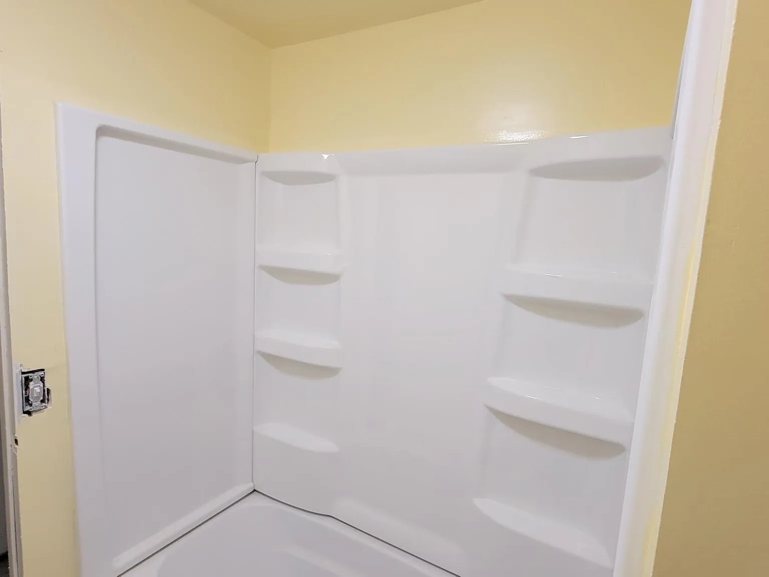 4 bed, 1064 sqft, $1,350 — Photo 3
