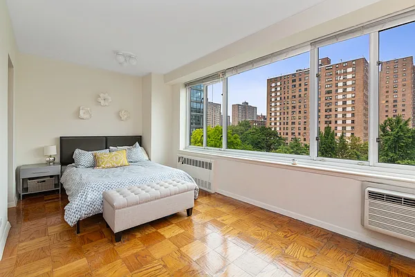 Rented by Compass | media 9