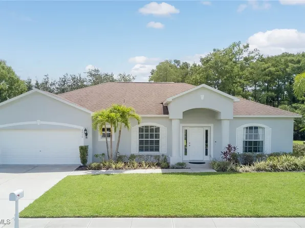 2710 Soaring Hawk Dr, Fort Myers, FL 33905