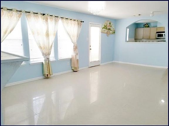 5th image of 13519 Blackstock Ln