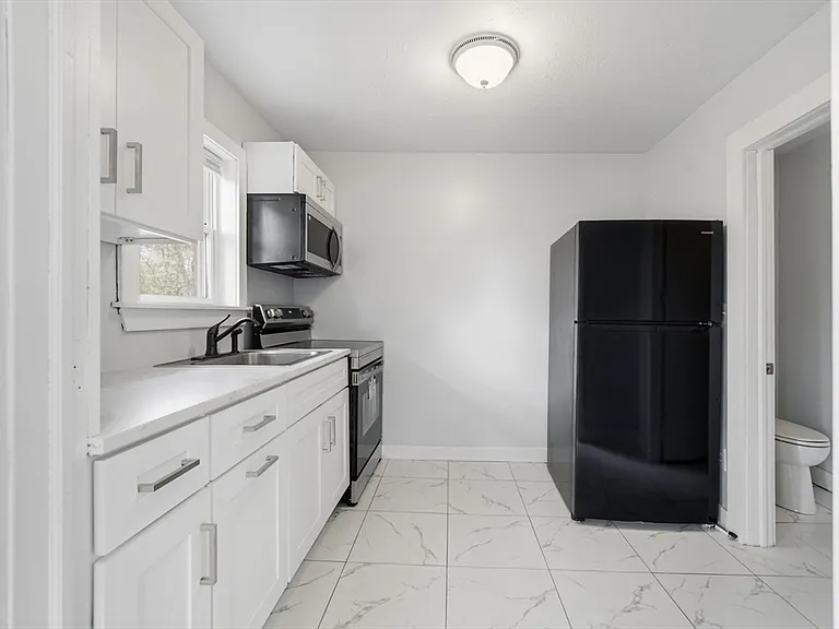 8 Ash St — Photo 26