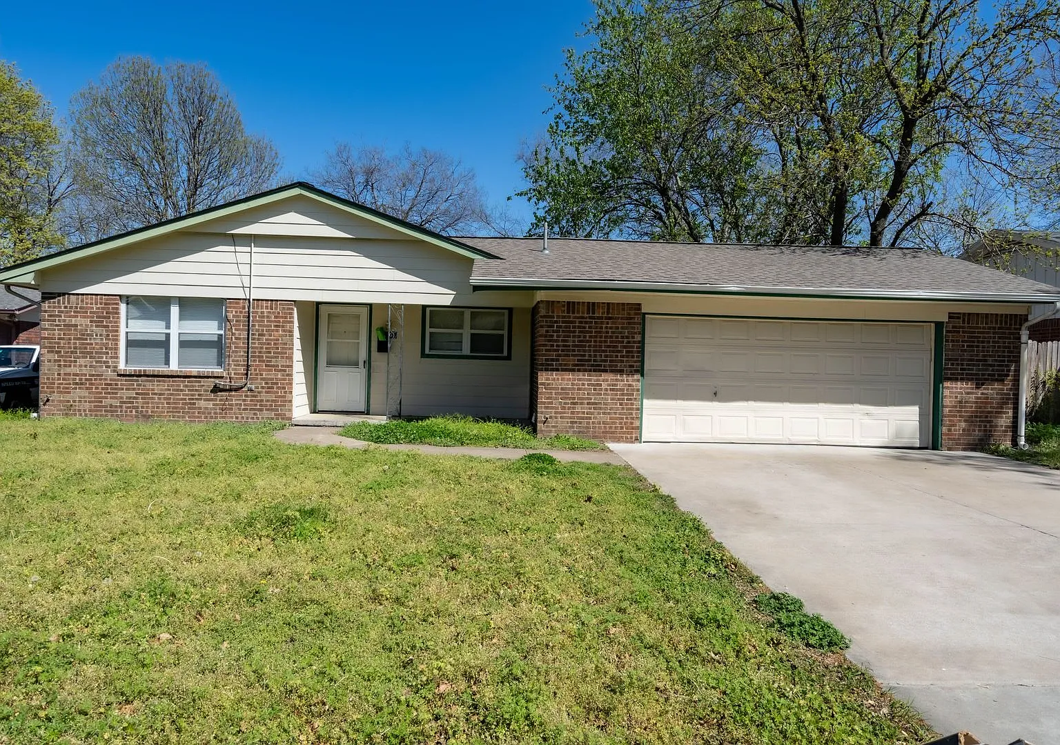 3 Bed | 2 Bath in Central Tulsa! — Photo 3