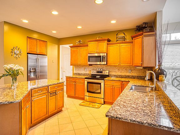 4th image of 456 Creeks End Ln