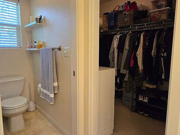 4th image of 5647 NE Hidden Creek Dr