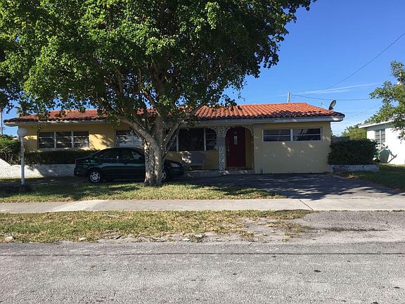 2nd image of 17020 NE 11th Ave