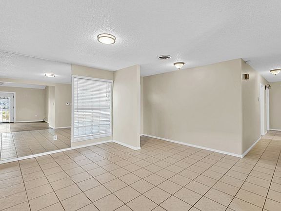 5th image of 1231 Roanoke Dr